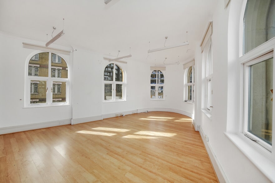 6-8 Great Eastern St, London to rent - Building Photo - Image 2 of 17