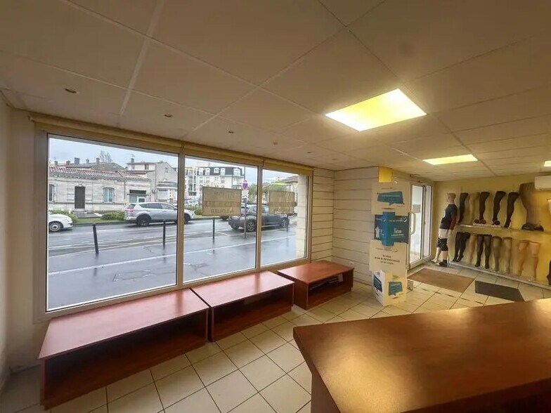 Retail in Bordeaux for sale - Lobby - Image 3 of 4