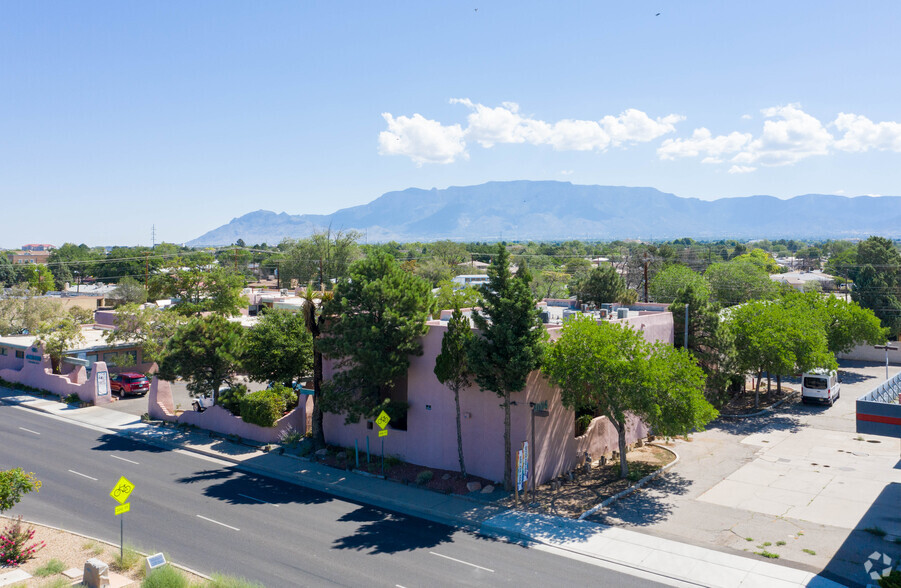 4004 Carlisle Blvd NE, Albuquerque, NM for rent - Building Photo - Image 2 of 4