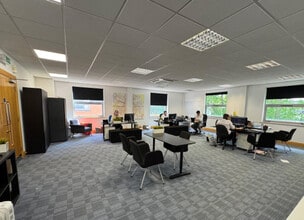 Off Whiteley Way, Fareham to rent Interior Photo- Image 2 of 2