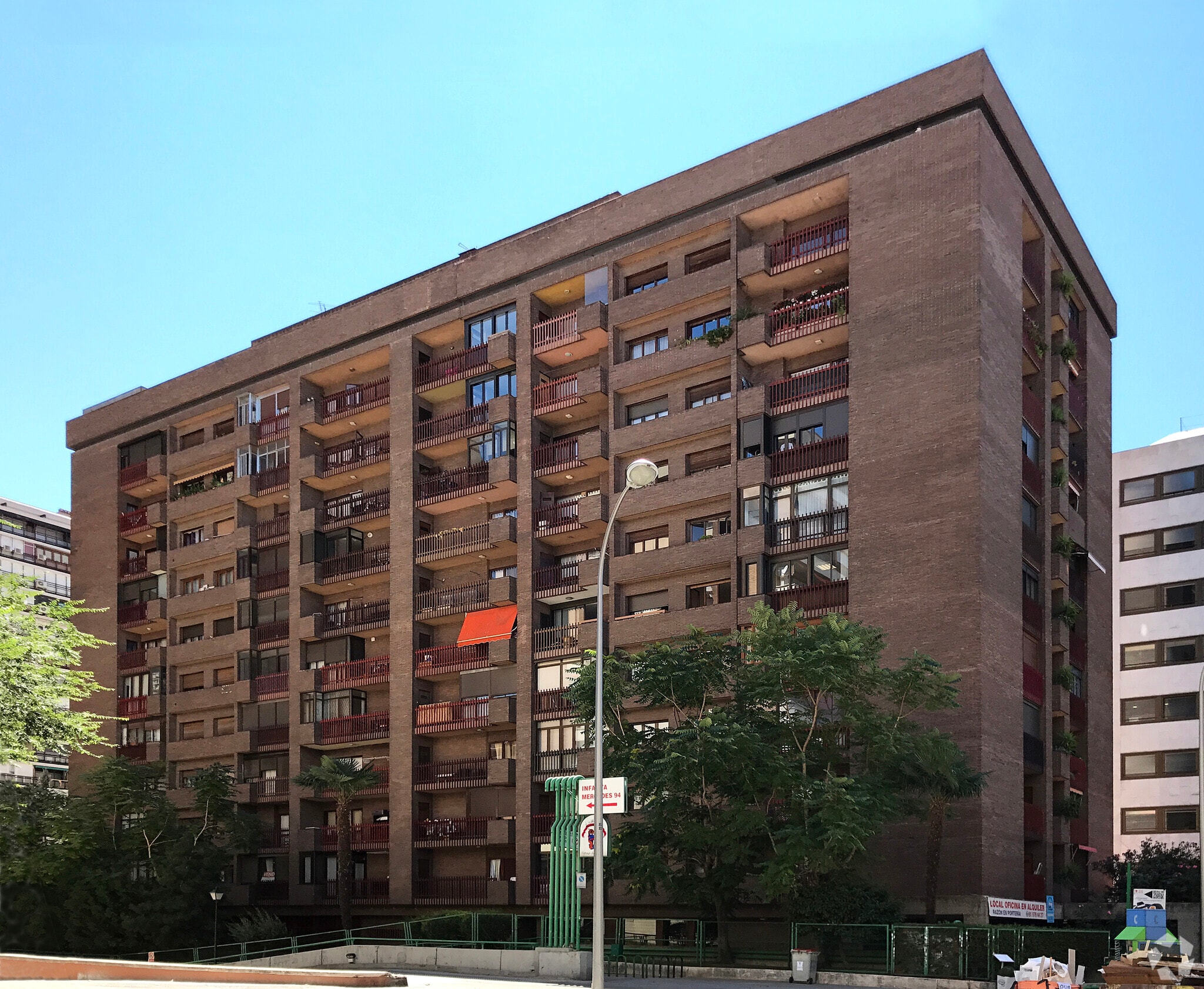 Calle de la Infanta Mercedes, 92, Madrid, Madrid to rent Primary Photo- Image 1 of 21