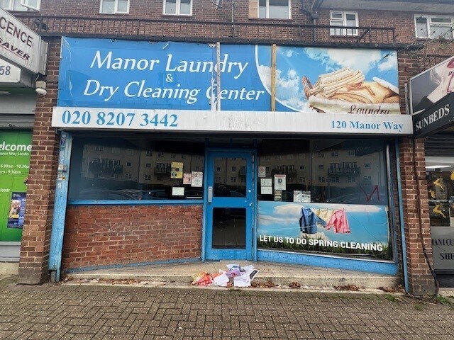 120 Manor Way, Borehamwood to rent Primary Photo- Image 1 of 2