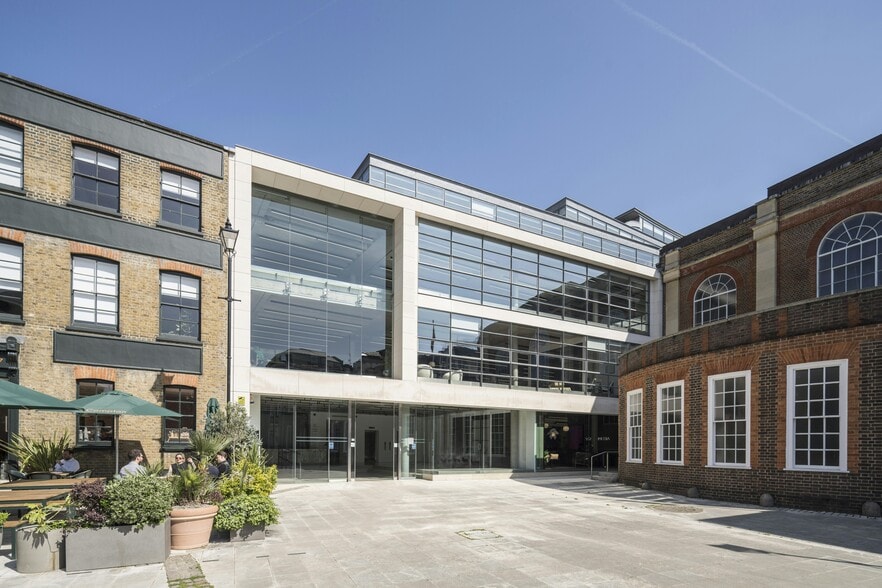 42 St. John St, London to rent - Building Photo - Image 2 of 16