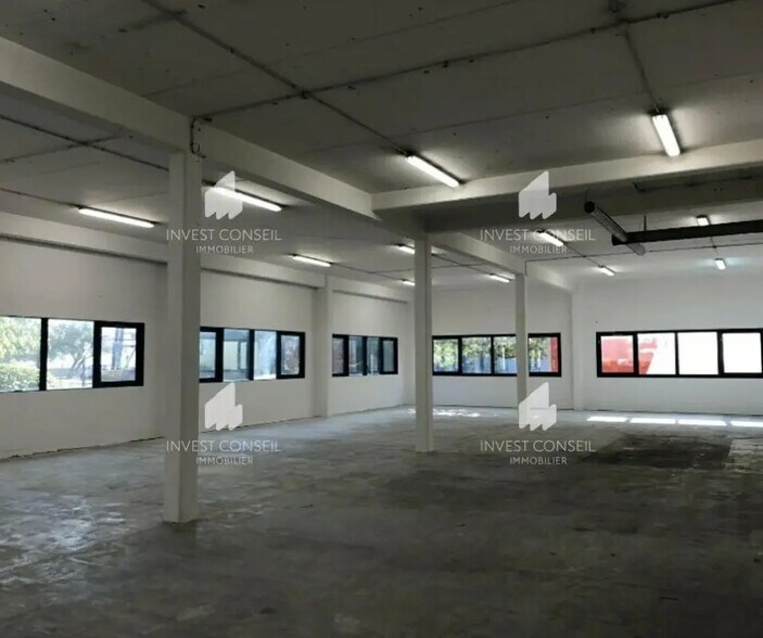 Light Industrial in Villeneuve-la-Garenne to rent - Building Photo - Image 2 of 3