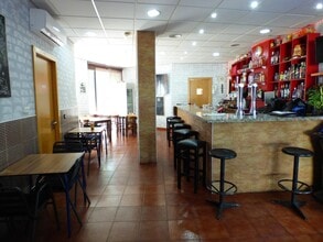 Retail in Manresa, Barcelona to rent Interior Photo- Image 2 of 13