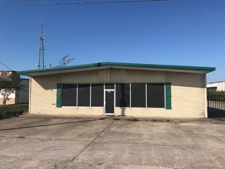 726 Main St, Clute, TX for sale - Building Photo - Image 1 of 1