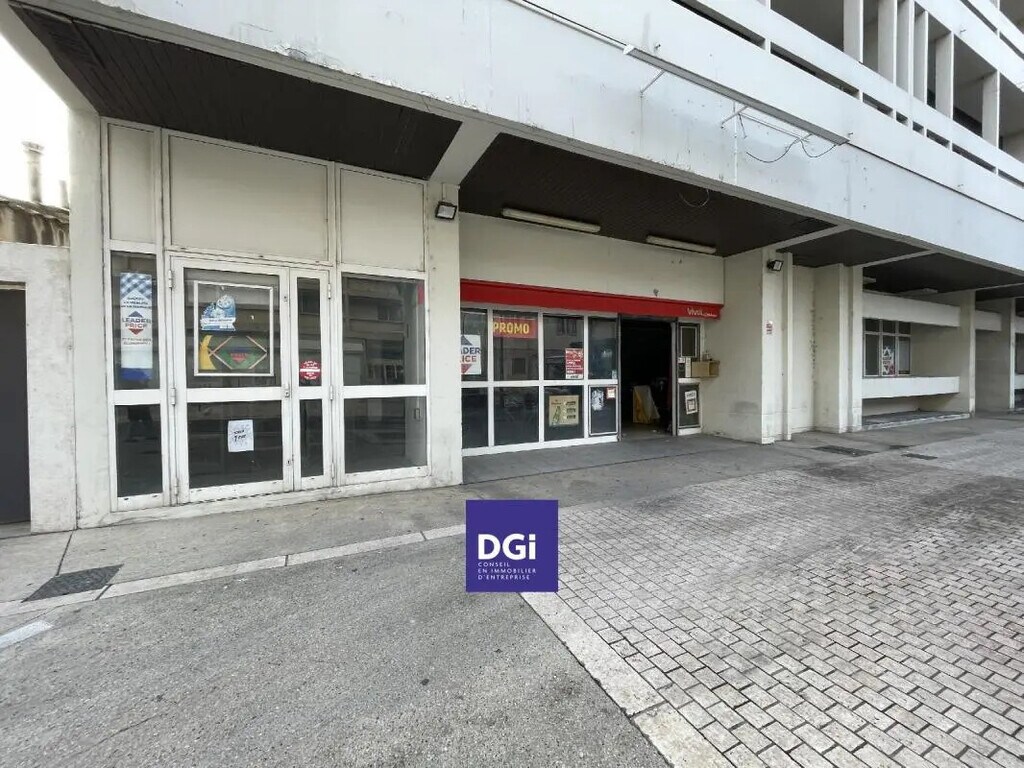 Location Commerce 340 m² - Photo 1