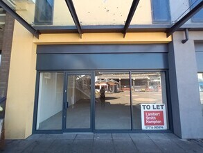 Market Walk, Newton Abbot to rent Building Photo- Image 1 of 2