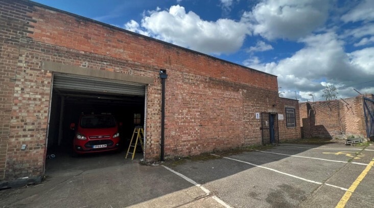 Parcel Ter, Derby to rent Building Photo- Image 1 of 4