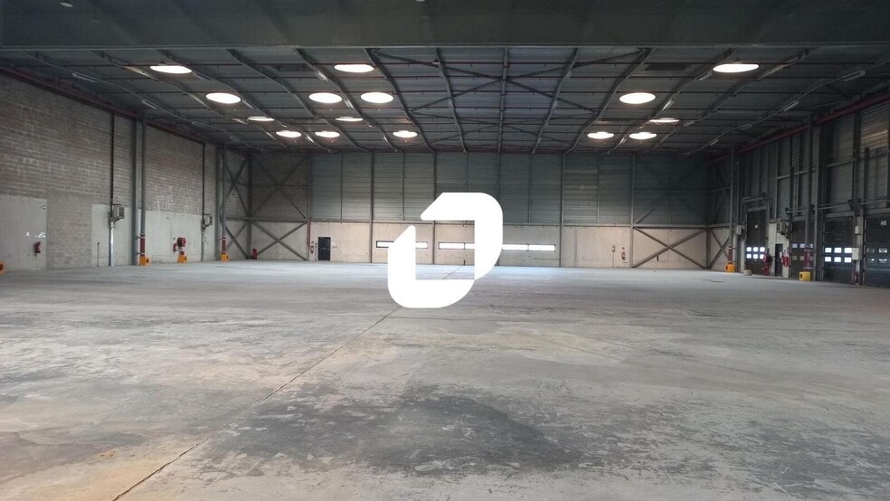 Light Industrial in Gennevilliers to rent - Building Photo - Image 2 of 7