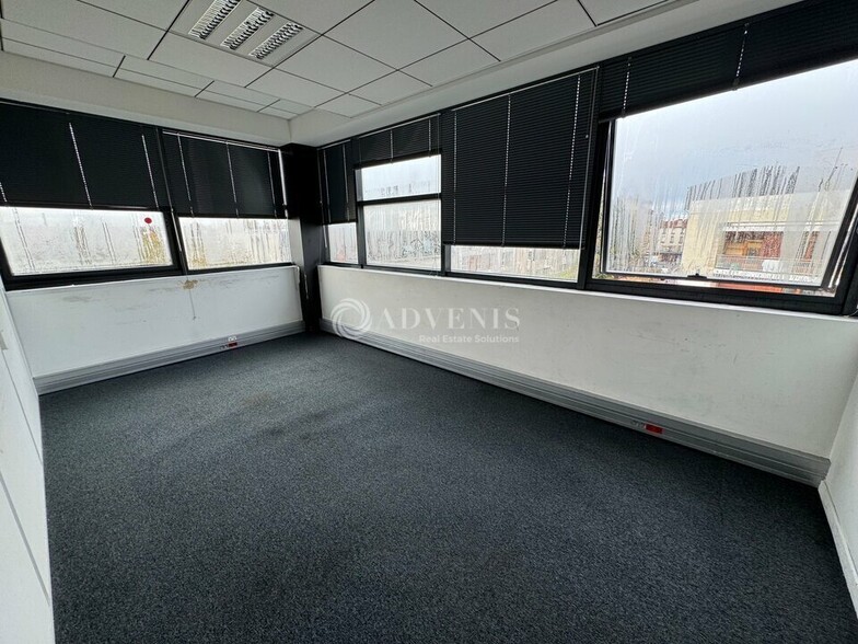Office in Chelles for sale - Interior Photo - Image 3 of 6