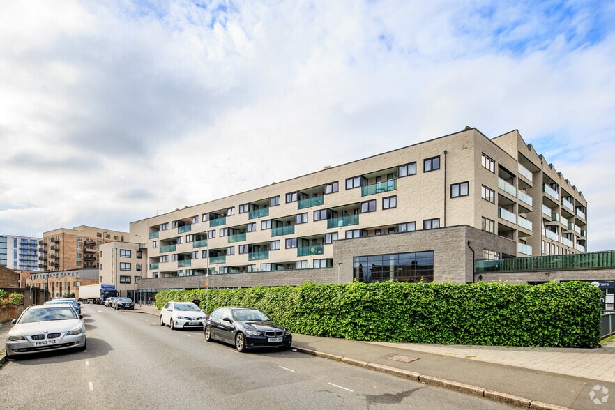 36 Blyth Rd, Hayes to rent - Primary Photo - Image 1 of 12