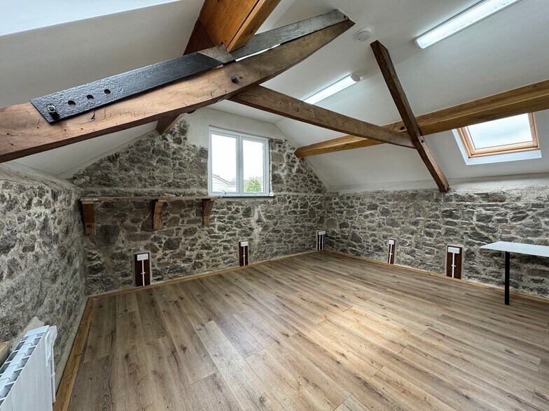 Pottery Rd, Newton Abbot to rent - Interior Photo - Image 3 of 6