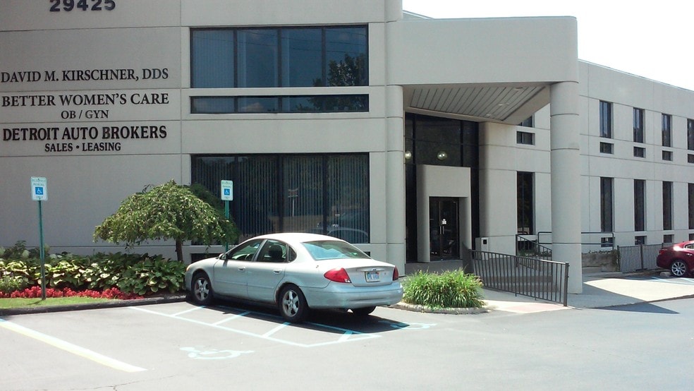 29355 Northwestern Hwy, Southfield, MI to rent - Building Photo - Image 2 of 3