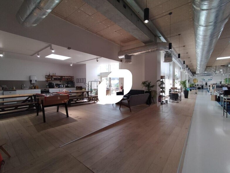 Office in Montreuil for sale - Building Photo - Image 2 of 15