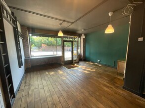 22 Newport, Lincoln to rent Interior Photo- Image 2 of 8