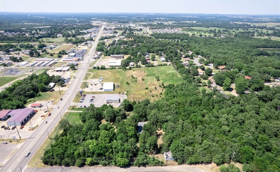 2402 N Broadway St, Poteau, OK for sale - Building Photo - Image 1 of 1