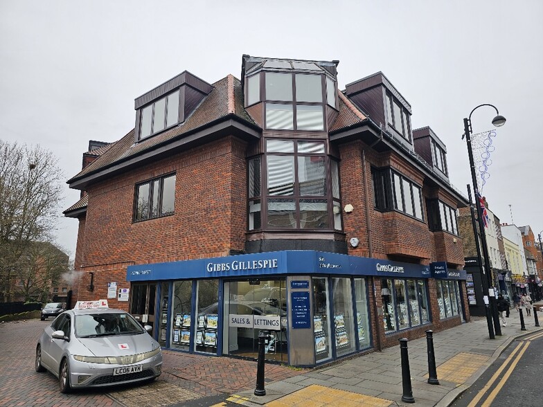 268-270 High St, Uxbridge to rent - Building Photo - Image 1 of 4