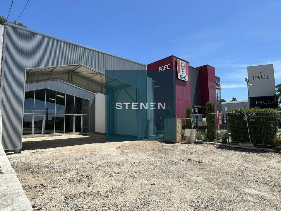 Location Commerce 360 m² - Photo 1