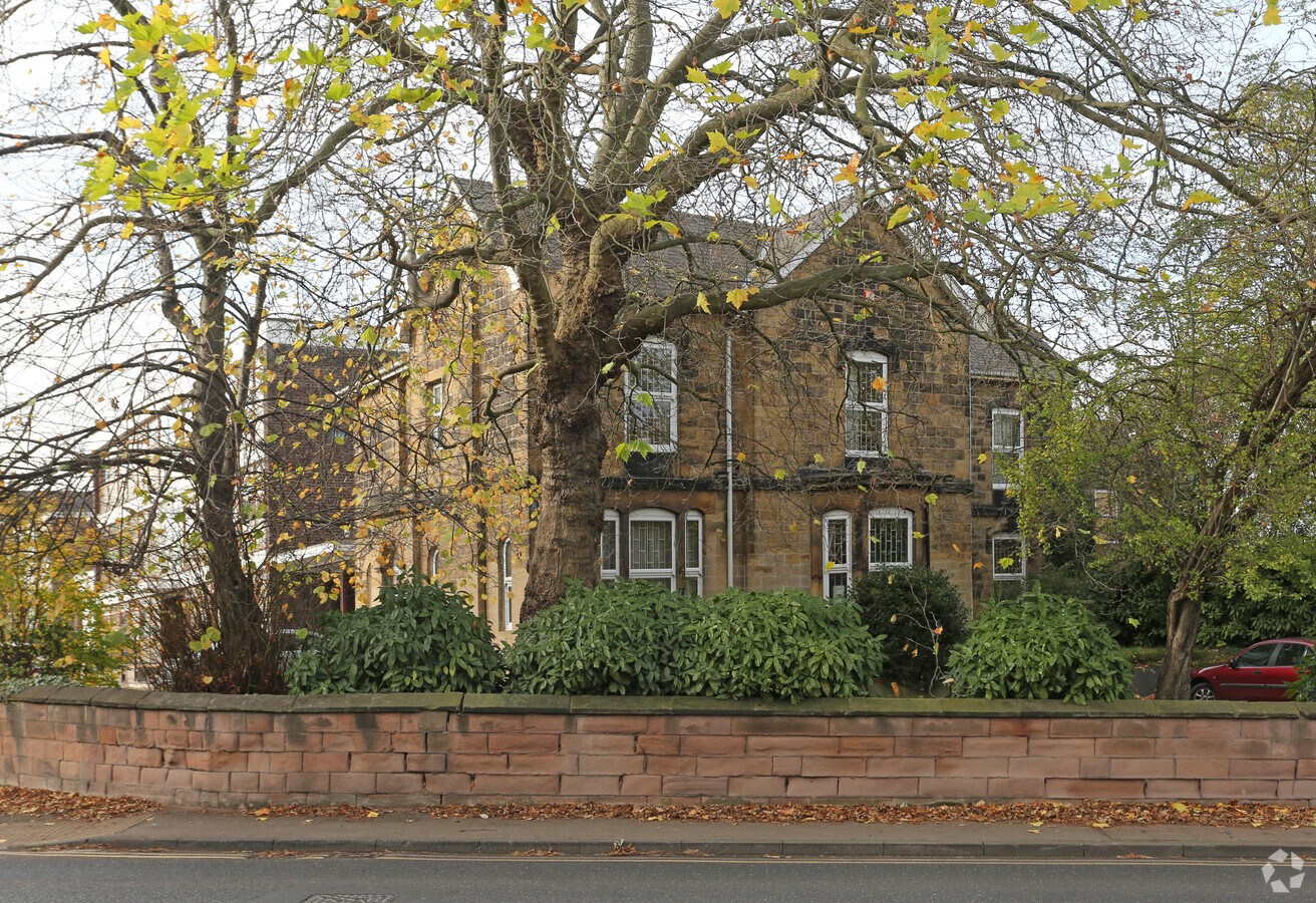 38 Rd, Rotherham S60 2AG UK