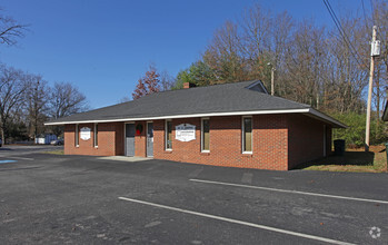 902 E Garrison Blvd, Gastonia, NC for sale Primary Photo- Image 1 of 1