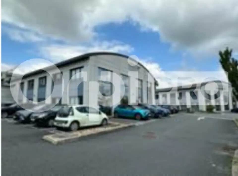 Location Bureaux 171 m² - Photo 1