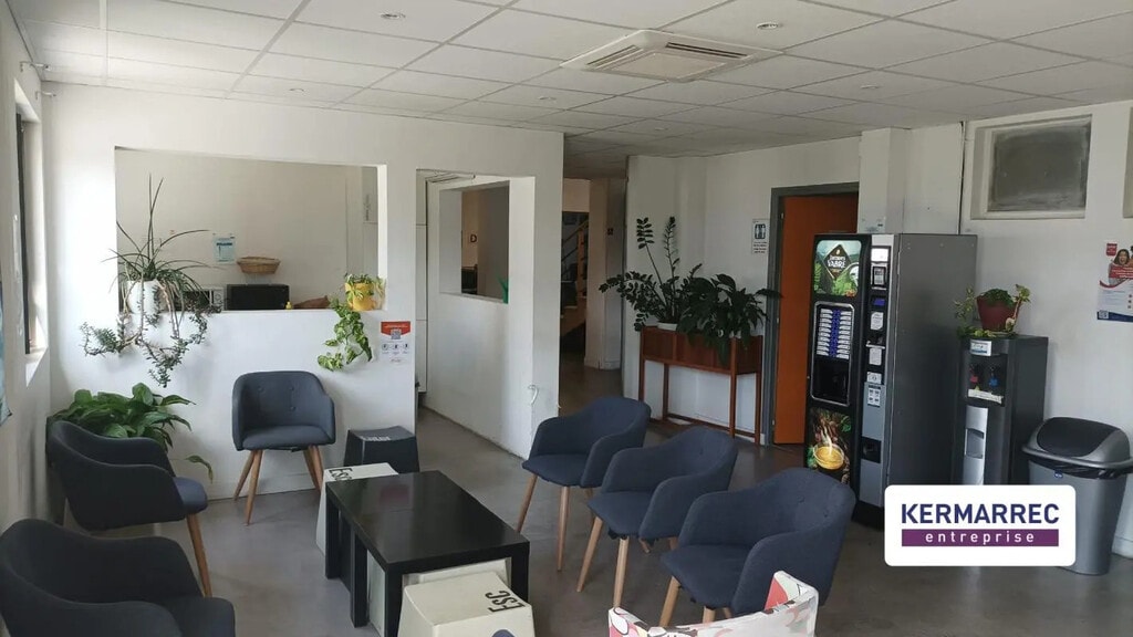 Location Bureaux 612 m² - Photo 1