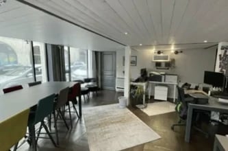 Retail in Lyon to rent Interior Photo- Image 2 of 5