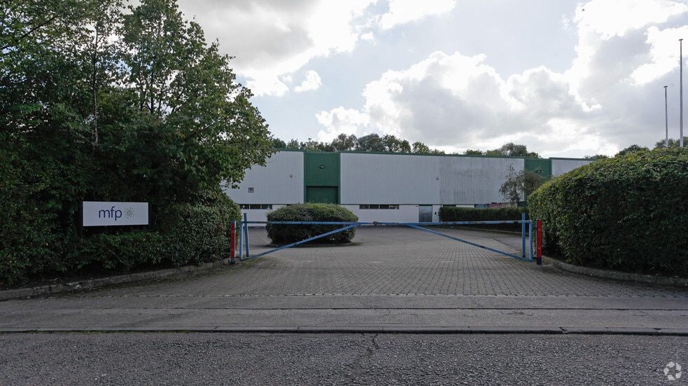 31-32 Lyveden Rd, Northampton to rent - Building Photo - Image 3 of 5