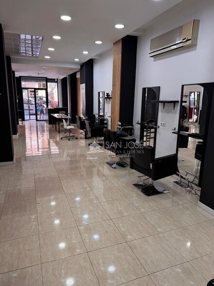 Retail in Novelda for sale - Interior Photo - Image 2 of 11