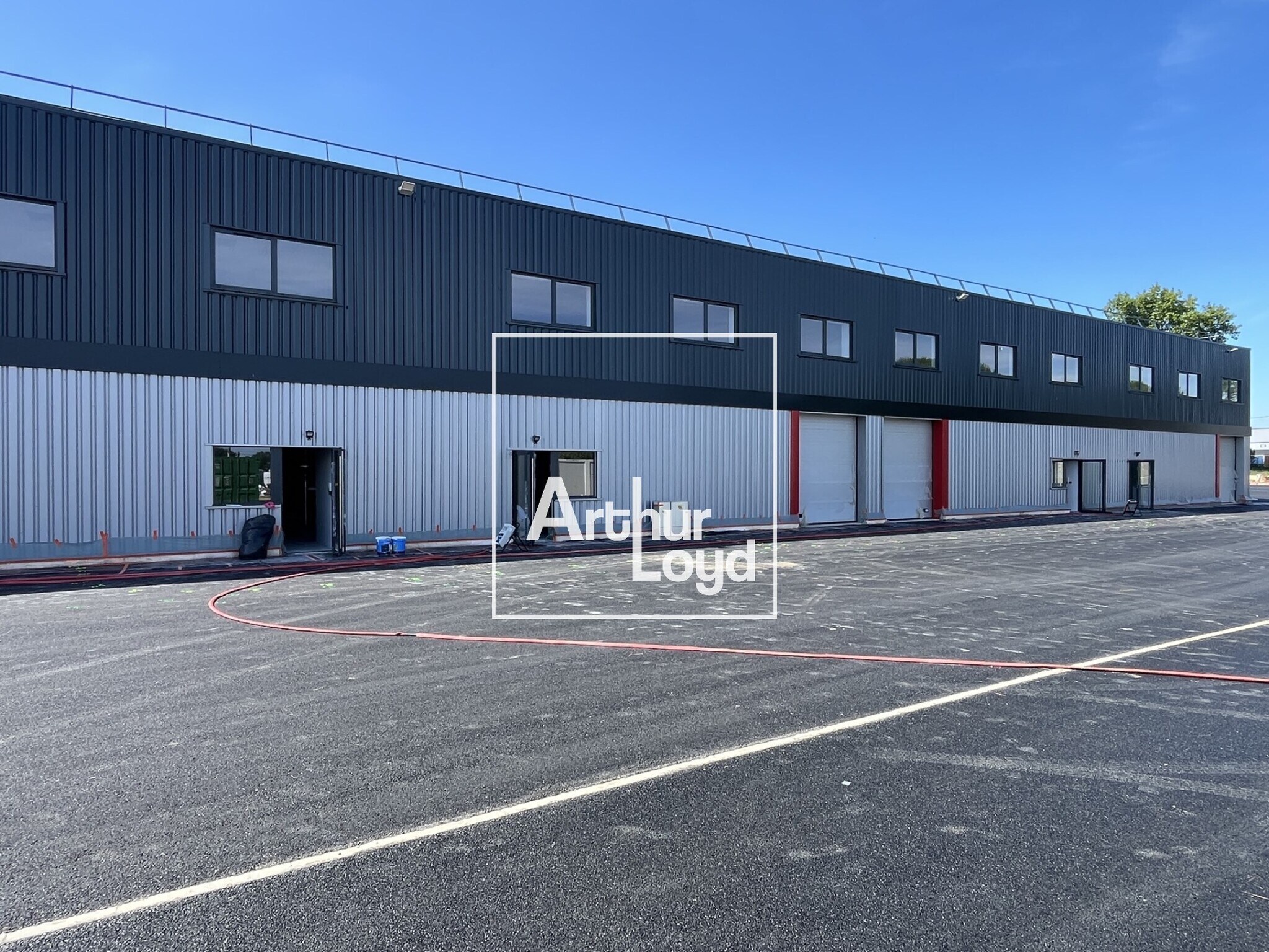 Industrial in Bruguières to rent Building Photo- Image 1 of 14