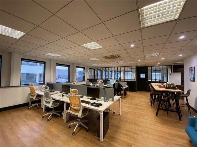 Office in Bry-sur-Marne to rent - Interior Photo - Image 1 of 6