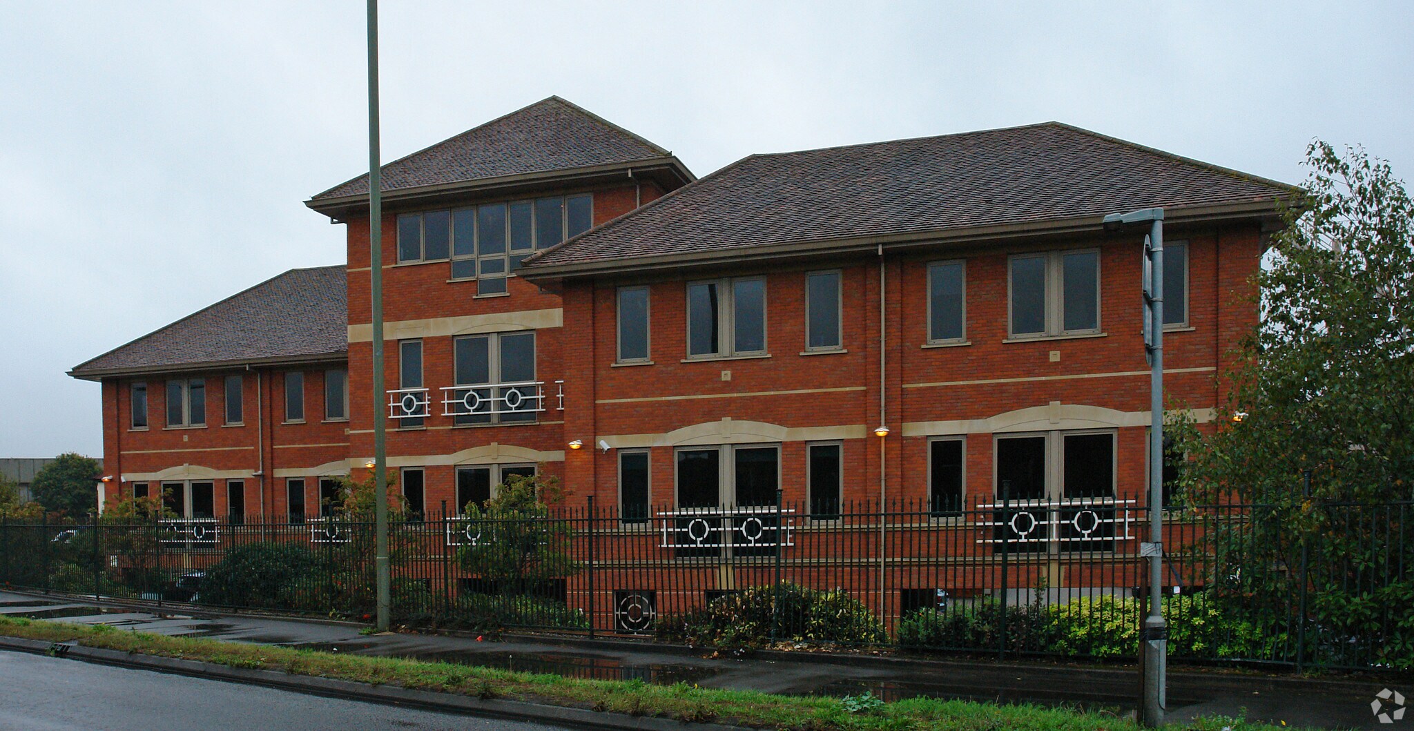 22 The Avenue, Egham for sale Primary Photo- Image 1 of 1