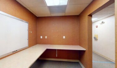 1111 Delafield St, Waukesha, WI to rent Interior Photo- Image 2 of 6