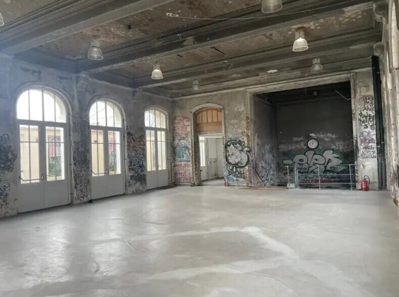 Office in Saint-Ouen-sur-Seine to rent - Interior Photo - Image 2 of 6