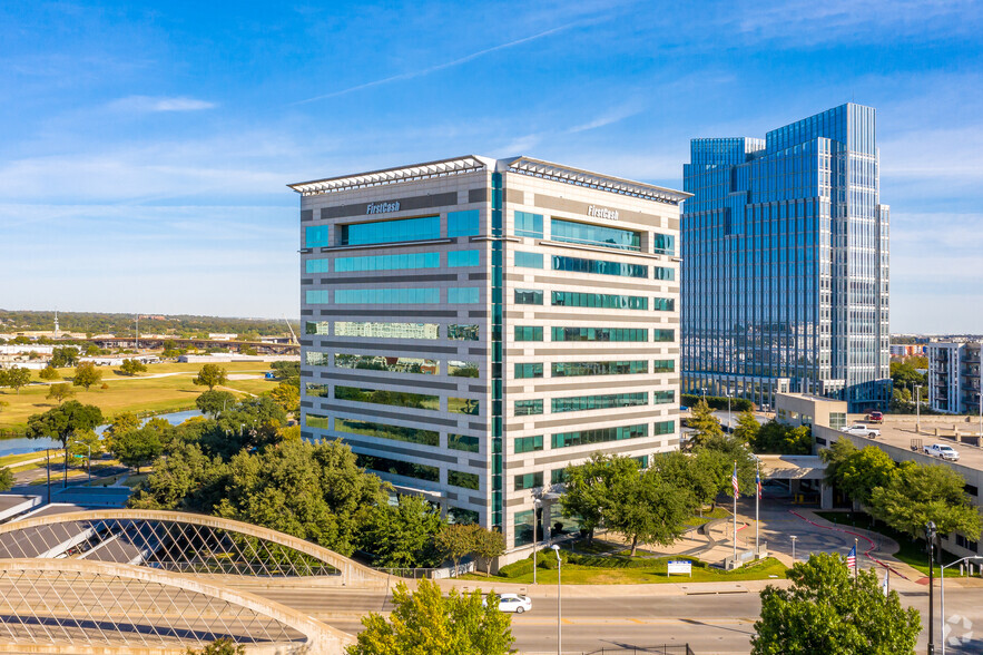 1600 W 7th St, Fort Worth, TX for rent - Building Photo - Image 1 of 10