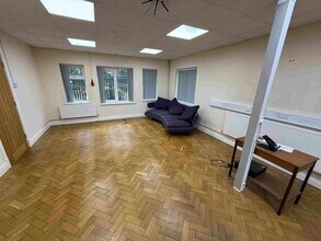 Ridge Hill Dr, Crewe for sale Interior Photo- Image 2 of 14