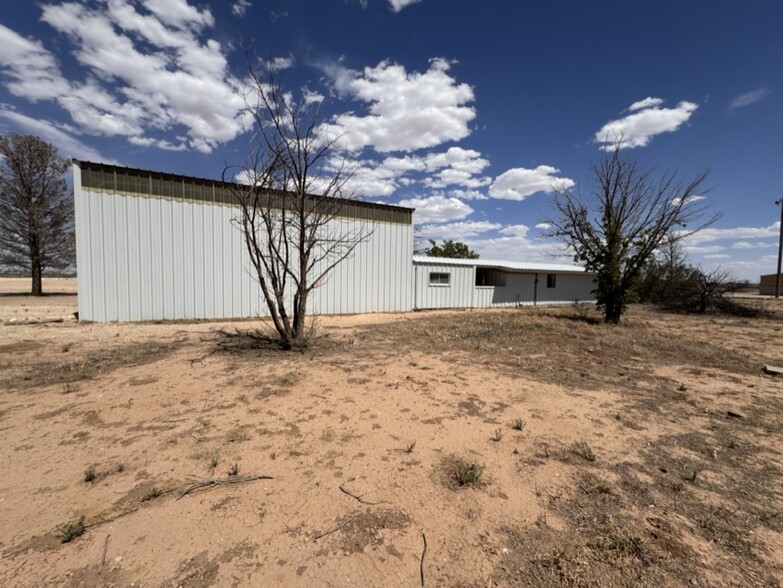 8006 Molinar, Carlsbad, NM for rent - Building Photo - Image 2 of 9