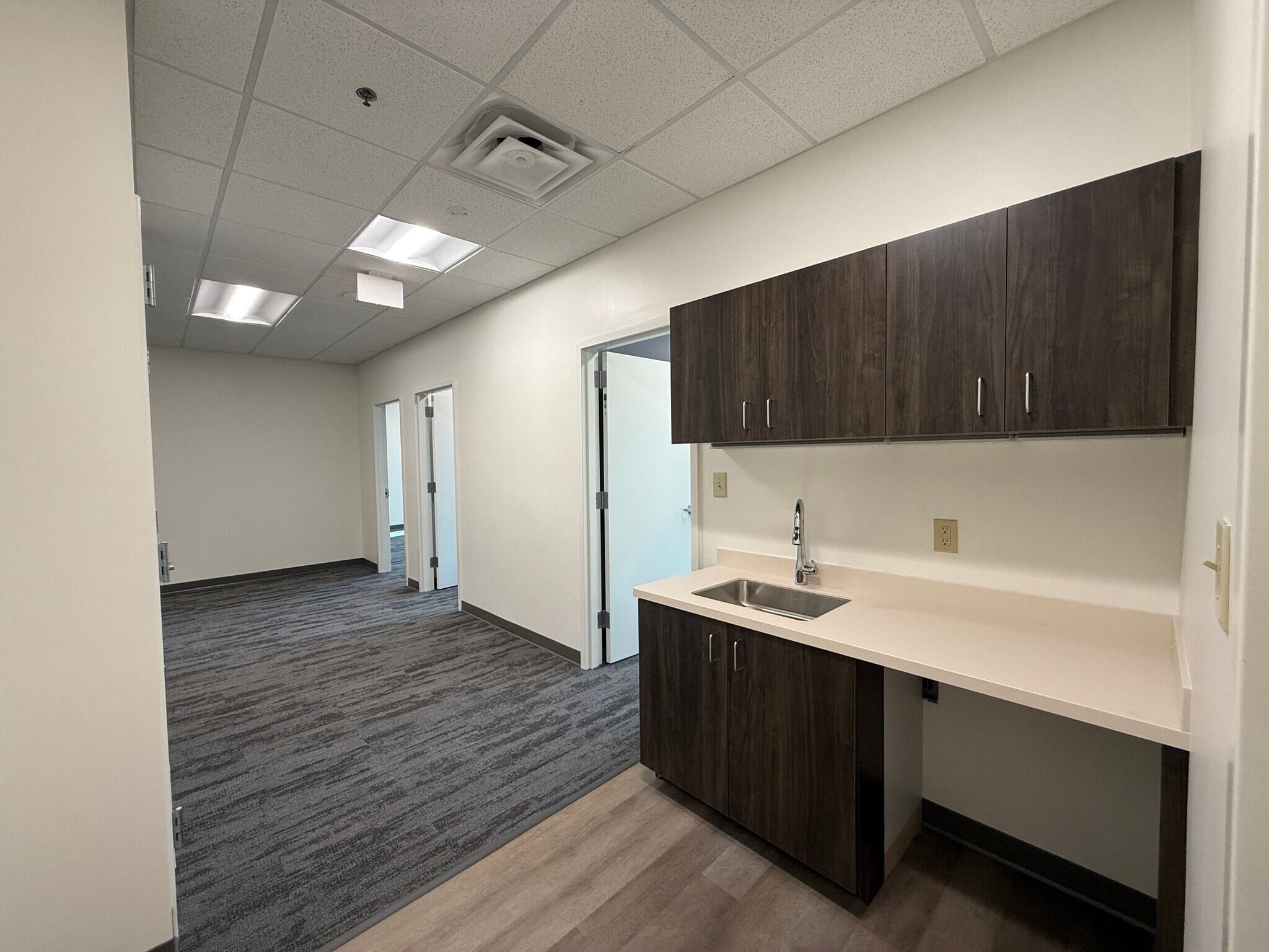 150 Fairview Rd, Mooresville, NC to rent Interior Photo- Image 1 of 2