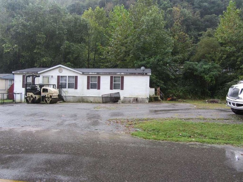 601 Copperas Fork Rd, Holden, WV for sale - Building Photo - Image 1 of 1