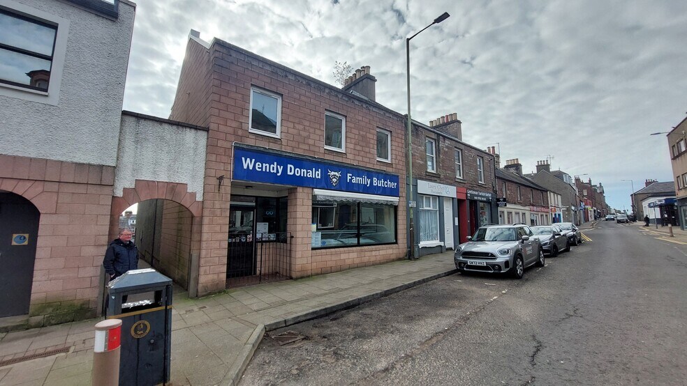 36 High St, Blairgowrie to rent - Building Photo - Image 1 of 5