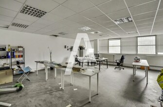 Industrial in Arcueil to rent Interior Photo- Image 1 of 3