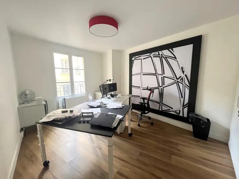 Office in Saint-Germain-en-Laye to rent Building Photo- Image 1 of 9