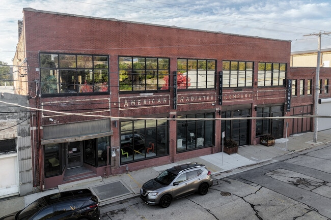 More details for 1741 W Saint Paul Ave, Milwaukee, WI - Light Industrial for Auction