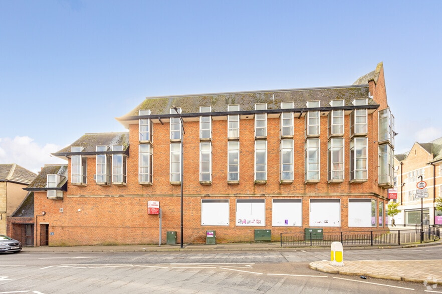 Elder Way, Chesterfield to rent - Building Photo - Image 2 of 3