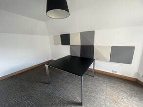 146 Duddingston Rd W, Edinburgh for sale Interior Photo- Image 2 of 2