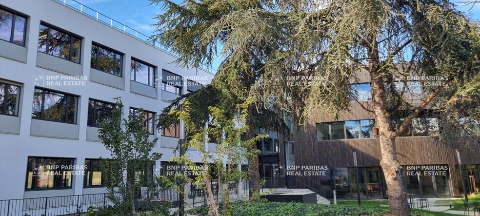 Office in Villeurbanne to rent - Building Photo - Image 1 of 43