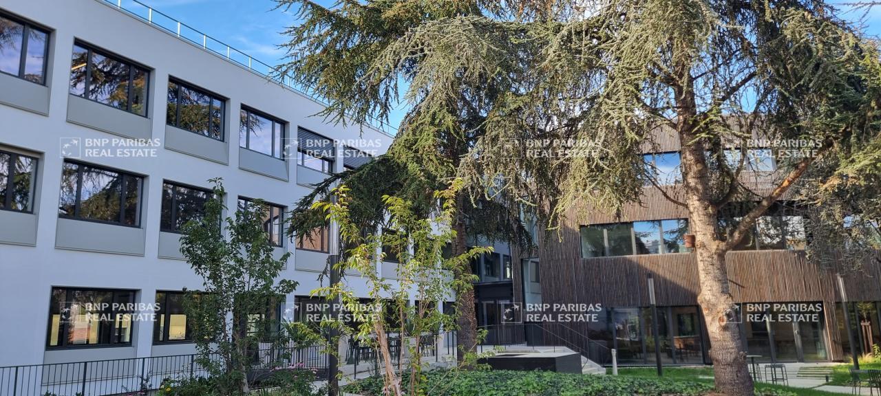 Office in Villeurbanne to rent Building Photo- Image 1 of 44