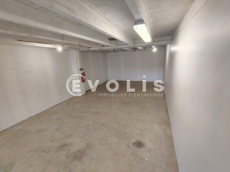 Light Industrial in Saint-Maur-des-Fossés to rent - Interior Photo - Image 3 of 9