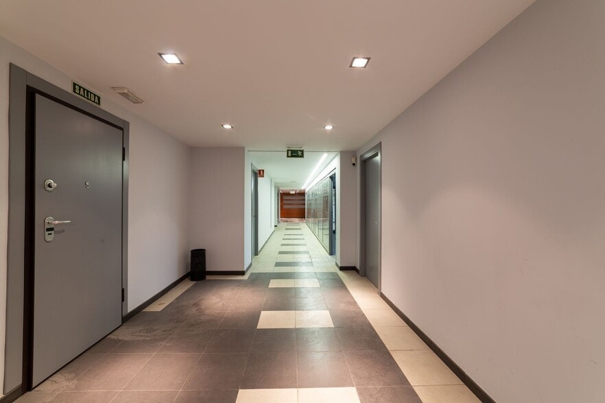 Plaza del Poniente, 5, Valladolid, Valladolid for sale - Lobby - Image 3 of 60